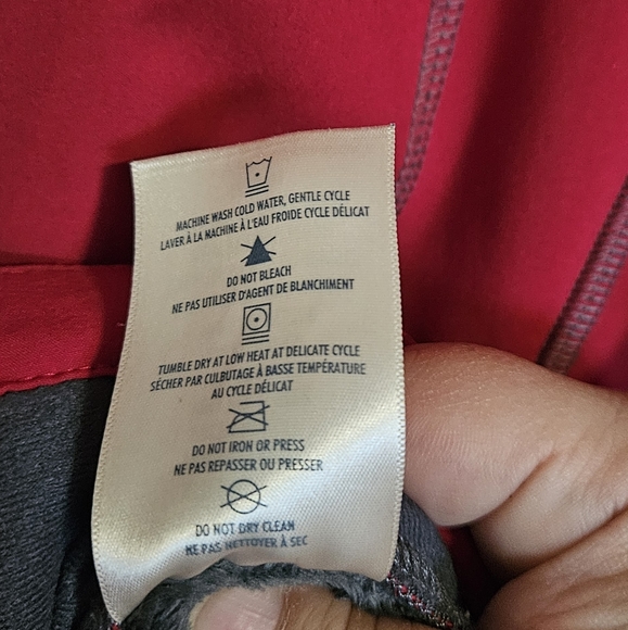 WINDRIVER (Mark's) Red Hooded Water-resistant Jacket Large - Picture 4 of 5